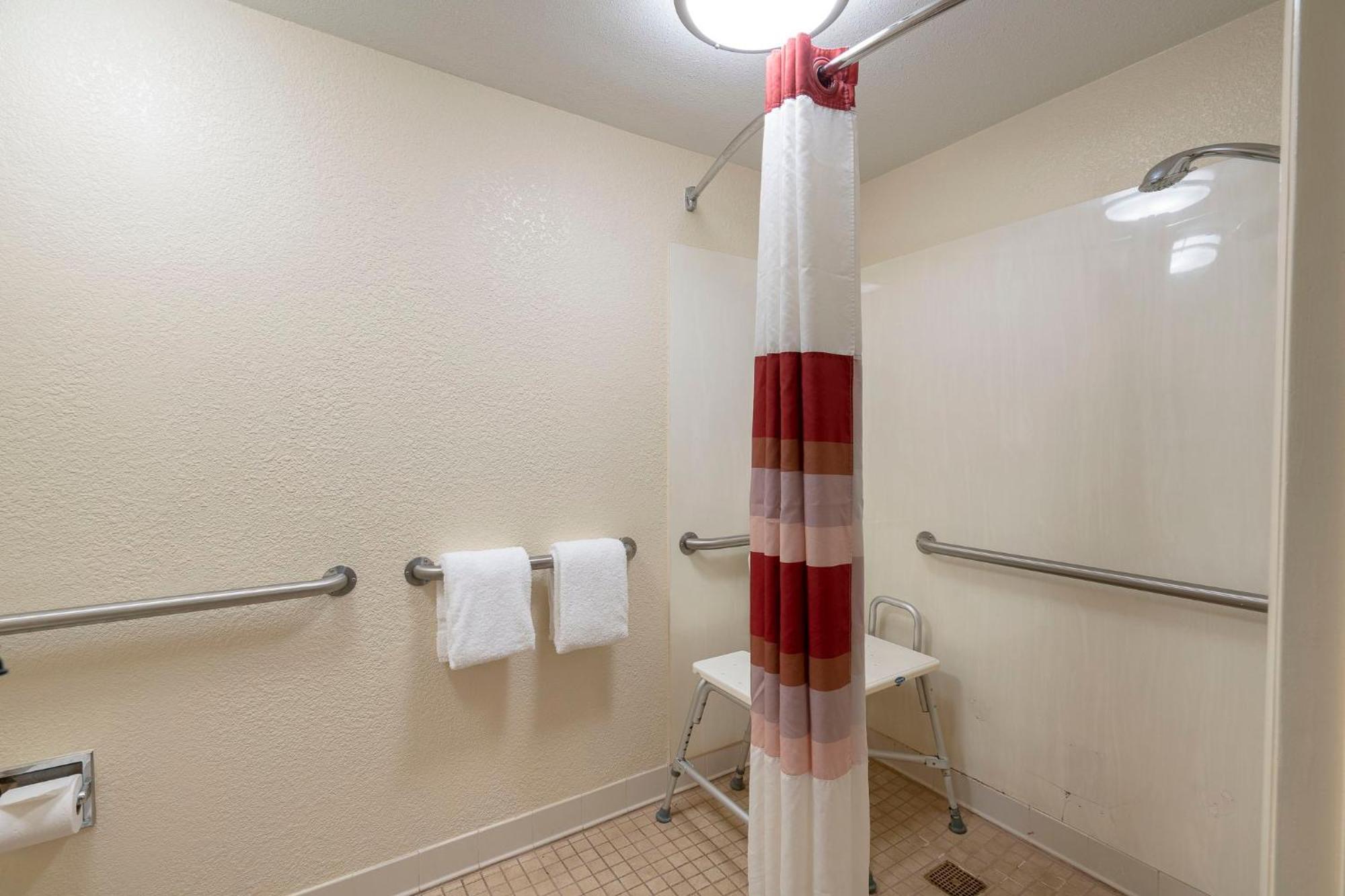Red Roof Inn Элкхарт Экстерьер фото